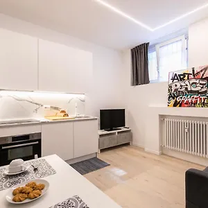 https://luxury-apartment-a-due-passi-dal-centro-di-milano.italymilanhotels.net
