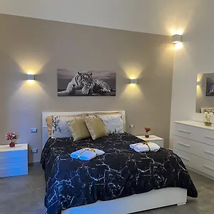 https://apt-leoscar-in-center-self-check-in.sicilyhotelsitaly.net